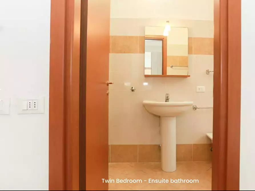 Immagine 6 di Camera in affitto  in Via Umberto Fogagnolo a Sesto San Giovanni