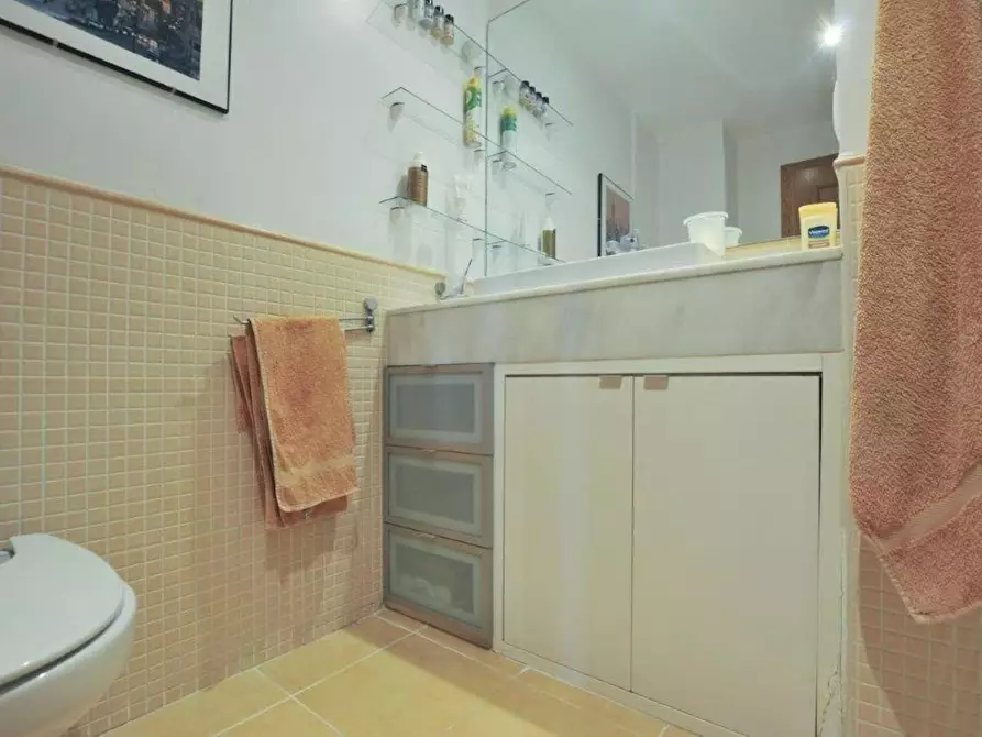 Immagine 10 di Camera in affitto  in Calle de Juan Ramón Jiménez a Madrid