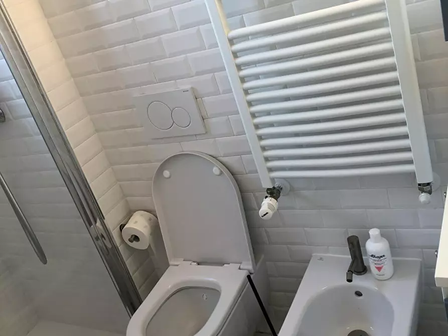 Immagine 10 di Casa indipendente in affitto  in Via Luigi Sordello a Milano