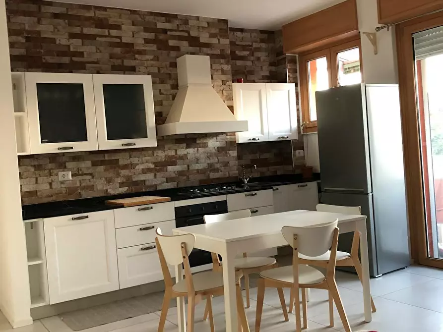 Immagine 3 di Casa indipendente in affitto  in Via Luigi Sordello a Milano