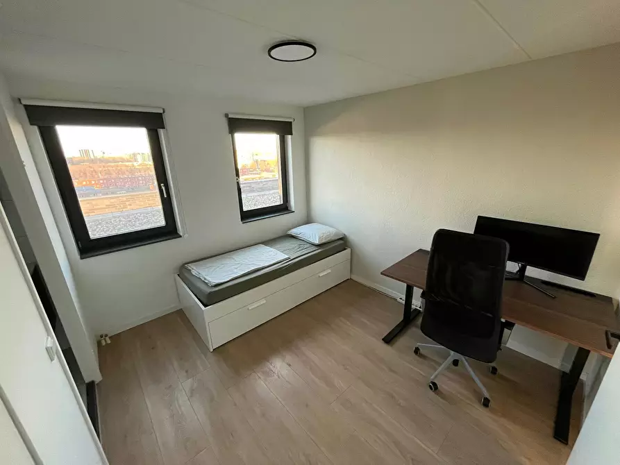 Immagine 1 di Camera in affitto  in Laan op Zuid a Rotterdam