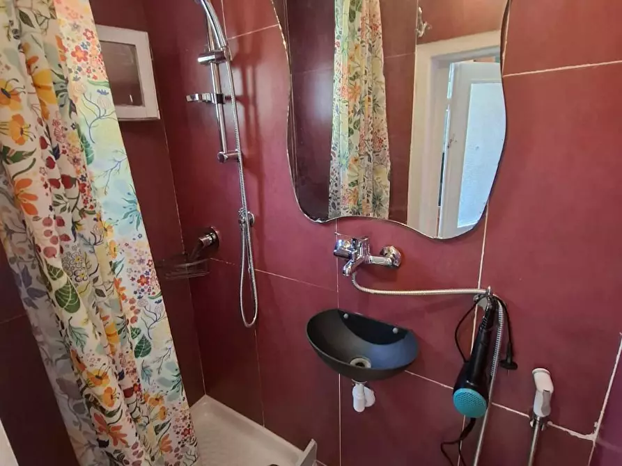 Immagine 10 di Camera in affitto  in Vico Lepri a Pontenuovo a Napoli