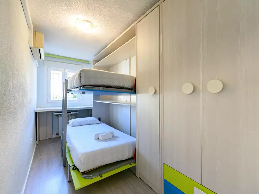 Immagine 6 di Casa indipendente in affitto  in Calle de Sabadell a Madrid