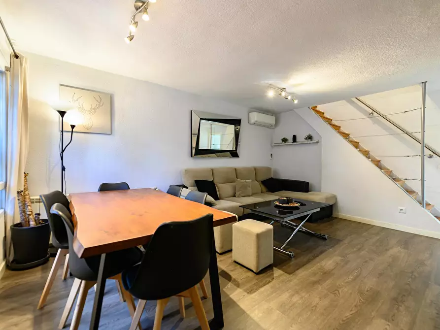 Immagine 8 di Casa indipendente in affitto  in Calle de Sabadell a Madrid