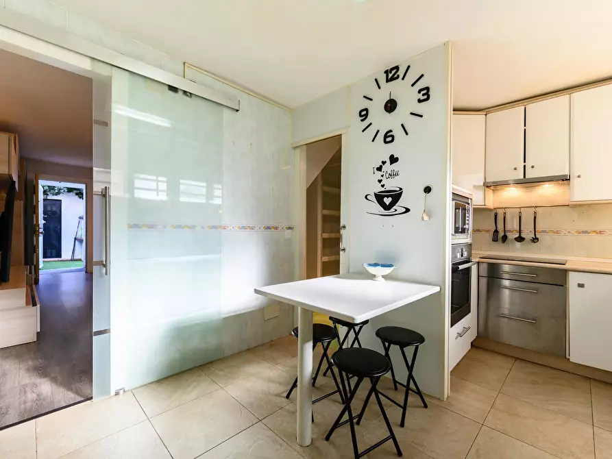 Immagine 4 di Casa indipendente in affitto  in Calle de Sabadell a Madrid