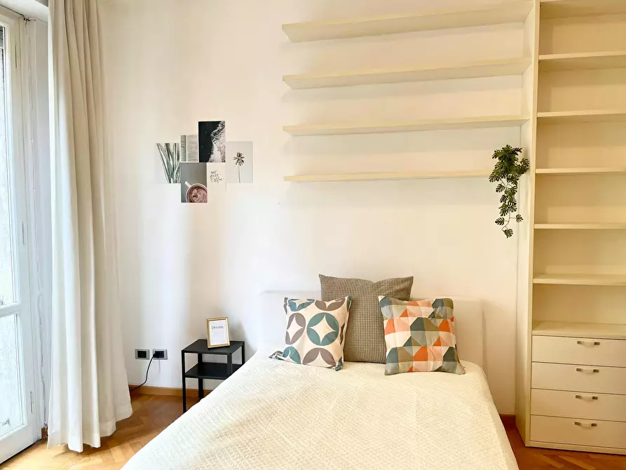 Immagine 5 di Camera in affitto  in Via Gustavo Modena a Firenze