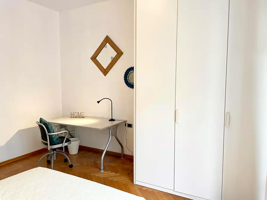 Immagine 4 di Camera in affitto  in Via Gustavo Modena a Firenze