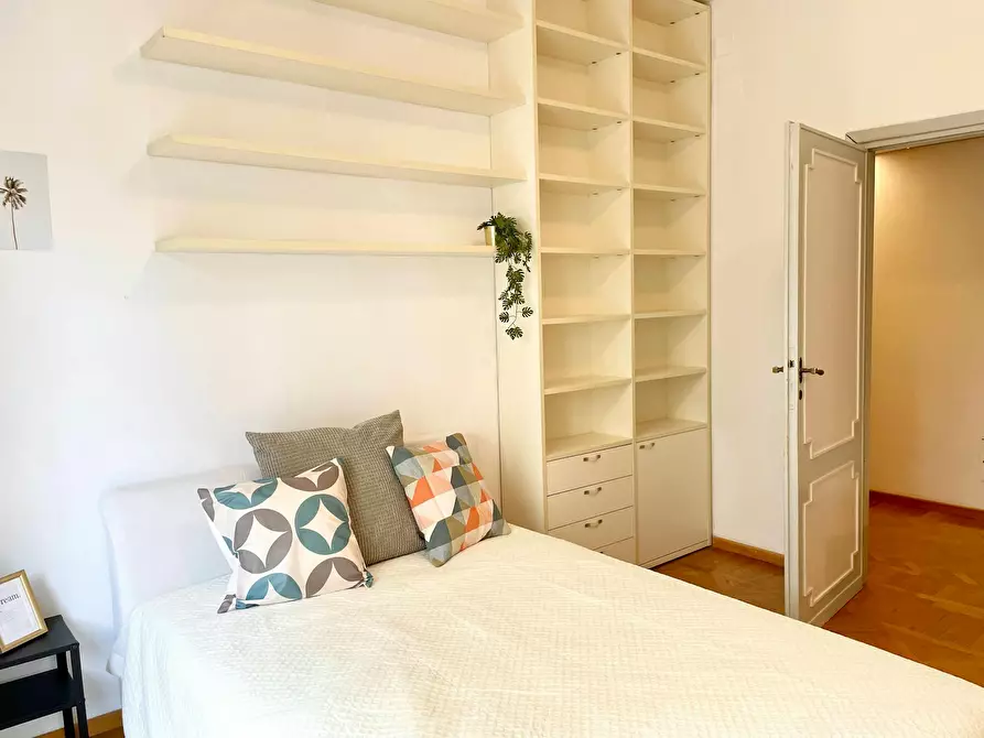 Immagine 2 di Camera in affitto  in Via Gustavo Modena a Firenze