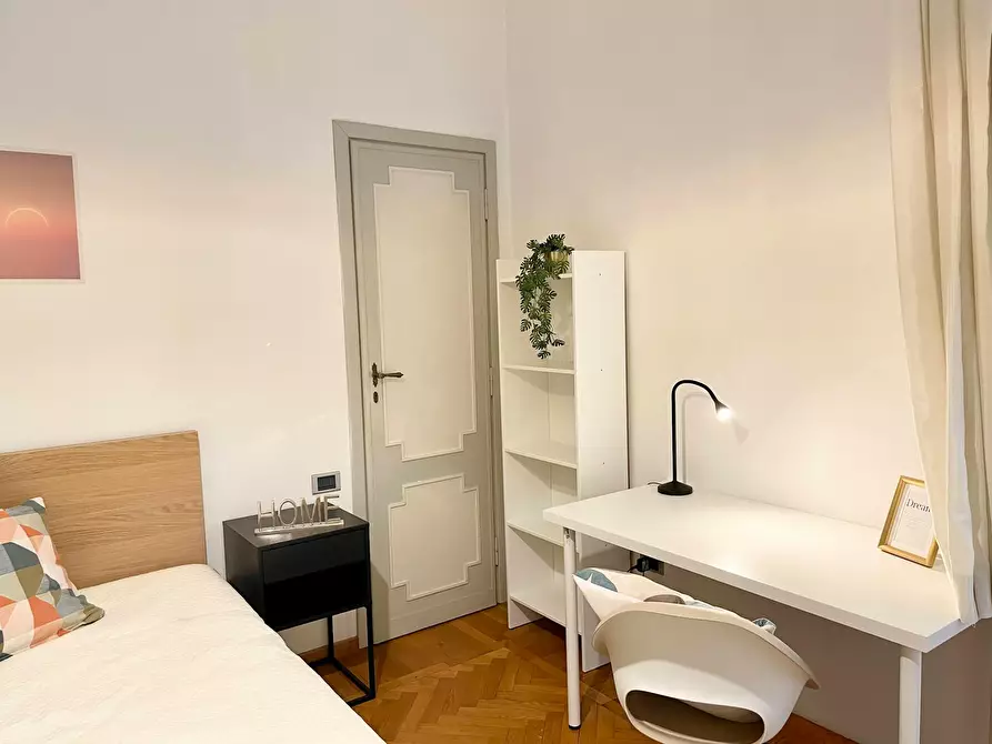 Immagine 6 di Camera in affitto  in Via Gustavo Modena a Firenze