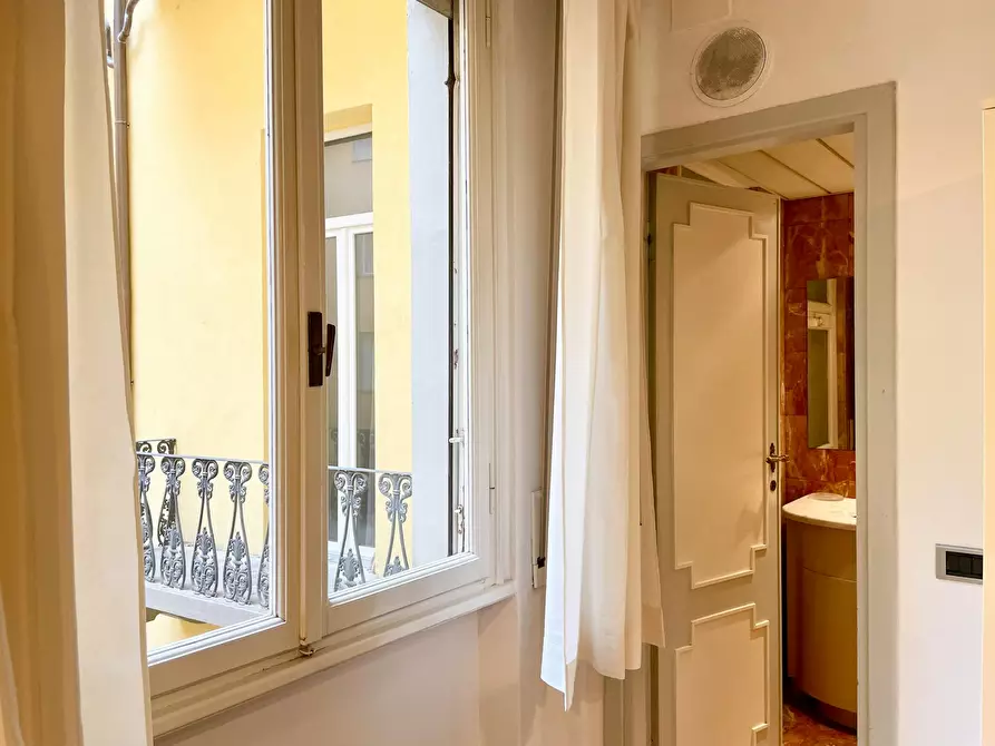 Immagine 8 di Camera in affitto  in Via Gustavo Modena a Firenze