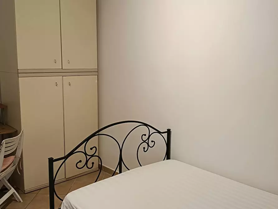 Immagine 2 di Camera in affitto  in Via Sirai a Cagliari