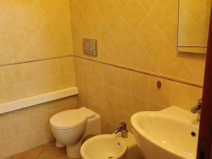 Immagine 9 di Camera in affitto  in Via Sirai a Cagliari