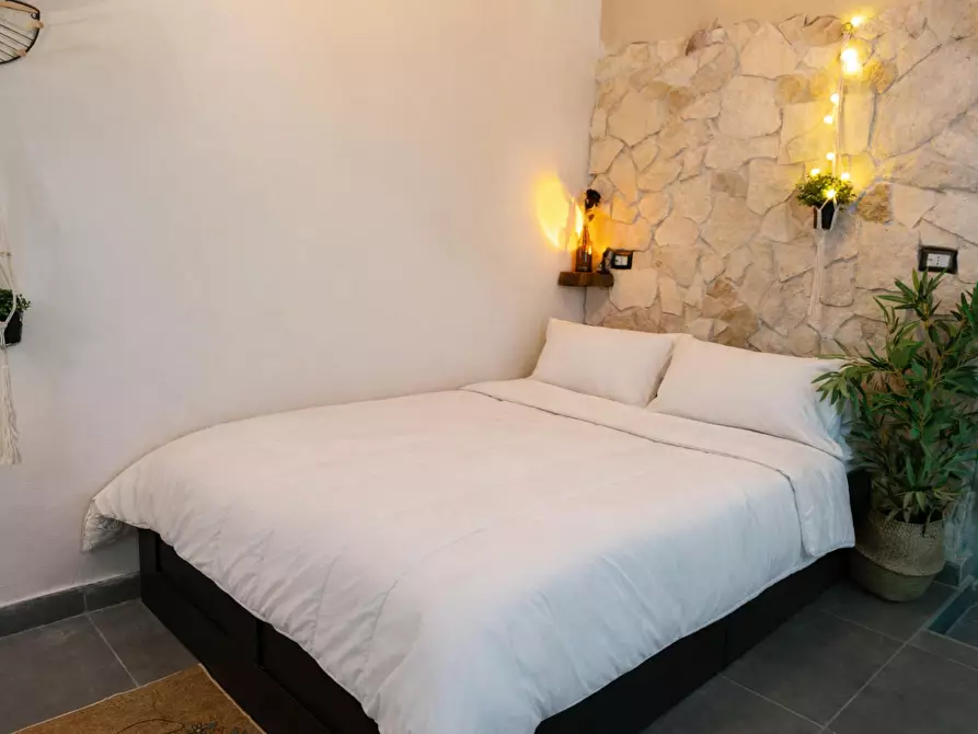 Immagine 1 di Appartamento in affitto  in Via Carbonara a Napoli