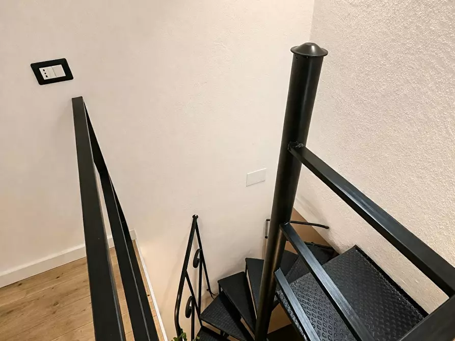 Immagine 9 di Appartamento in affitto  in Via Carbonara a Napoli