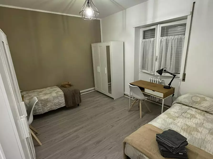 Immagine 1 di Camera in affitto  in Piazza dei Consoli a Roma