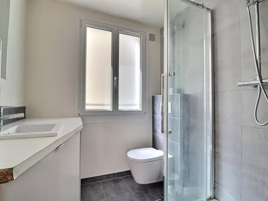 Immagine 8 di Appartamento in affitto  in Rue de Lancry a Paris