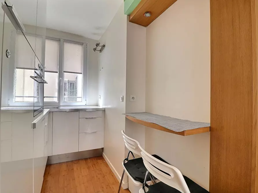 Immagine 6 di Appartamento in affitto  in Rue de Lancry a Paris