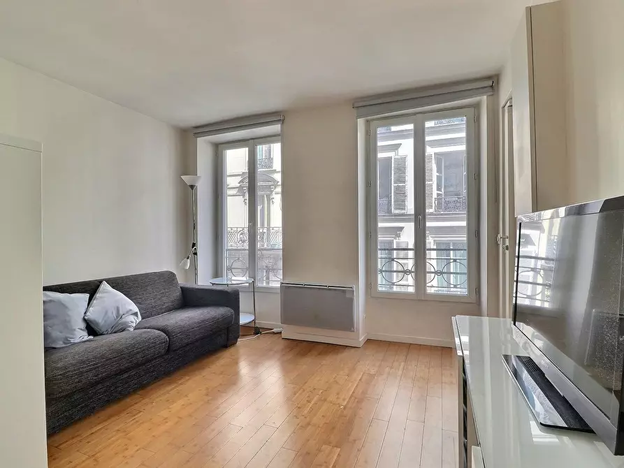 Immagine 2 di Appartamento in affitto  in Rue de Lancry a Paris