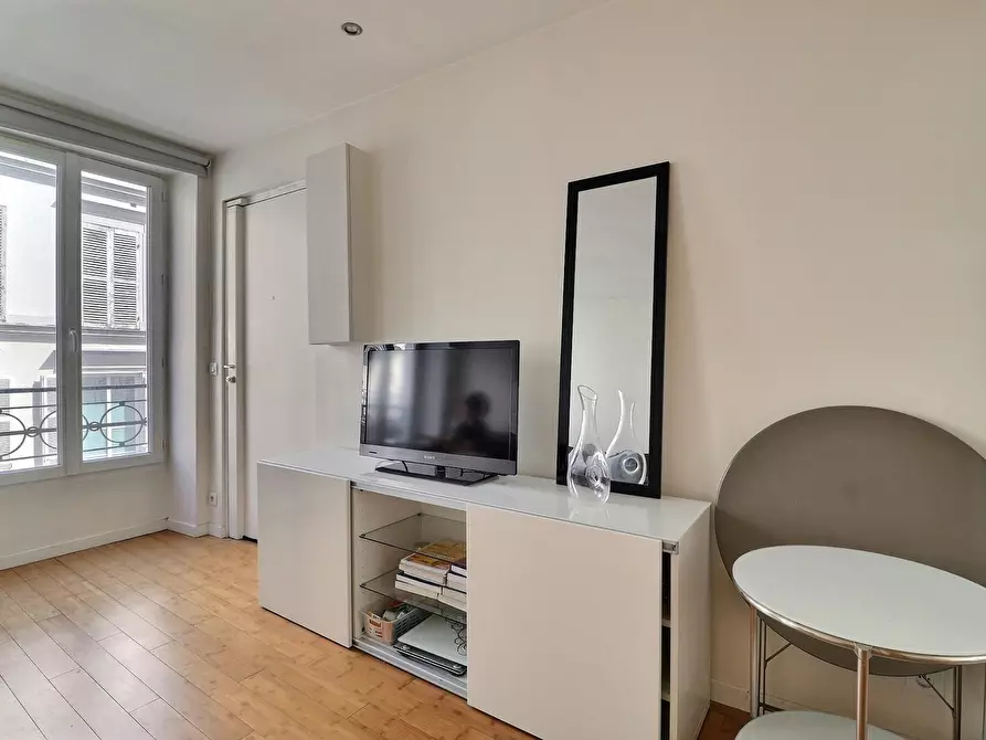 Immagine 3 di Appartamento in affitto  in Rue de Lancry a Paris