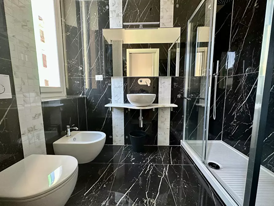 Immagine 2 di Camera in affitto  in Via Francesco Domenico Guerrazzi a Firenze