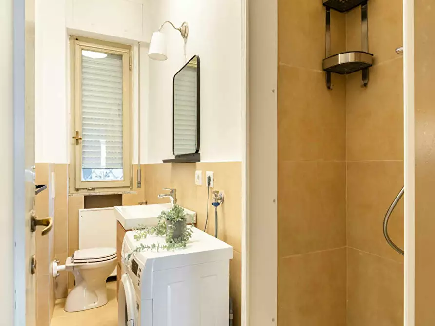 Immagine 10 di Camera in affitto  in Via Sebenico a Milano