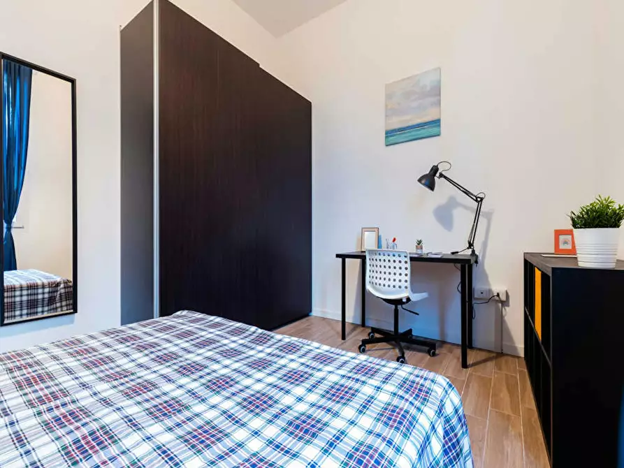 Immagine 3 di Camera in affitto  in Viale Alfredo Oriani a Bologna