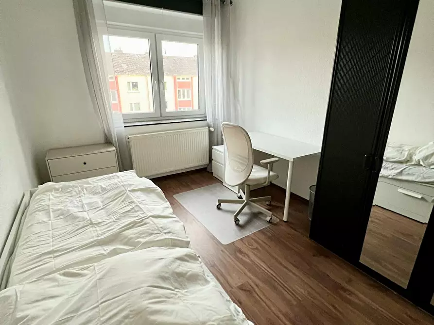 Immagine 3 di Camera in affitto  in Segeberger Weg a Düsseldorf