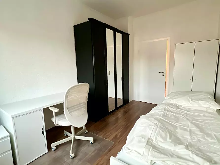 Immagine 1 di Camera in affitto  in Segeberger Weg a Düsseldorf