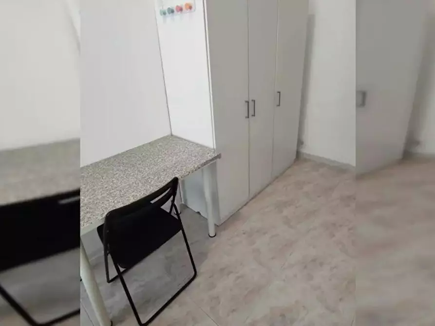 Immagine 3 di Camera in affitto  in Via Lero a Roma