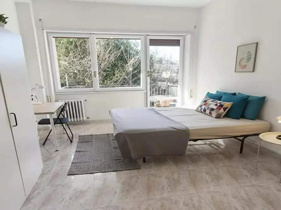 Immagine 1 di Camera in affitto  in Via Lero a Roma