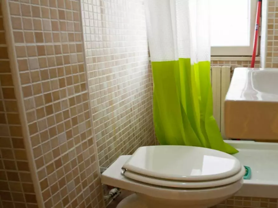 Immagine 8 di Camera in affitto  in Via Lero a Roma