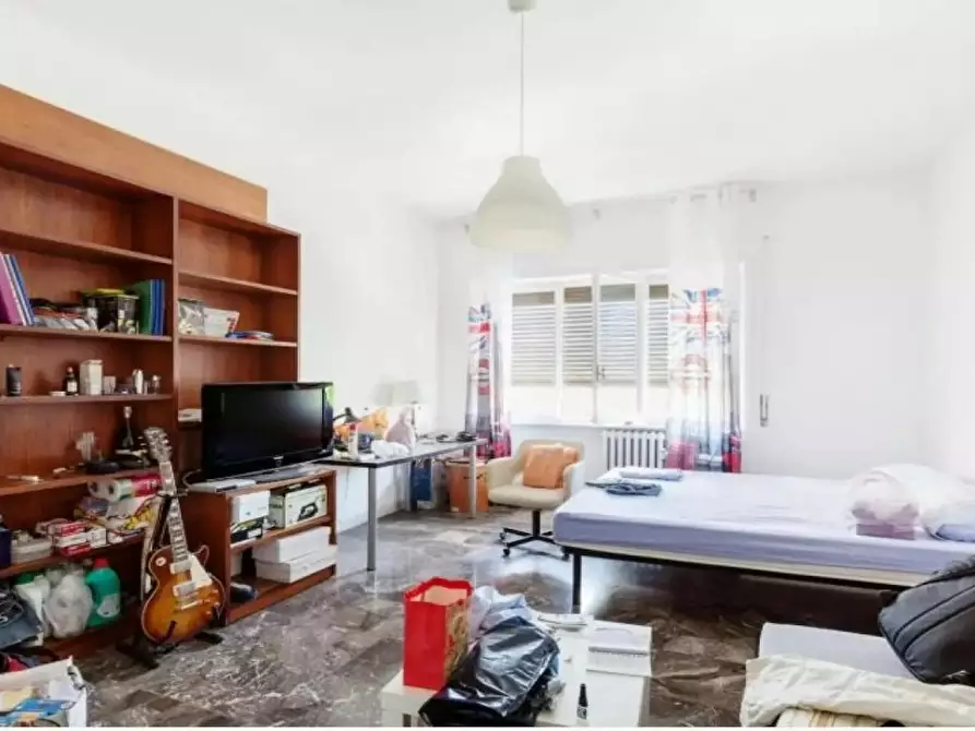 Immagine 1 di Camera in affitto  in Piazza Giancarlo Vallauri a Roma