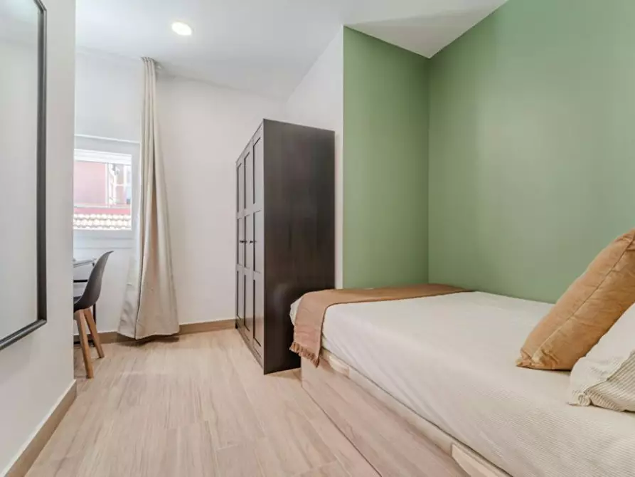 Immagine 1 di Camera in affitto  in Calle de la Sierra de Meira a Madrid