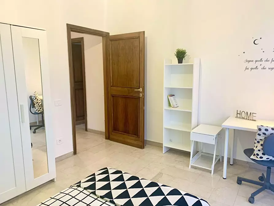 Immagine 2 di Camera in affitto  in Viale Francesco Redi a Firenze
