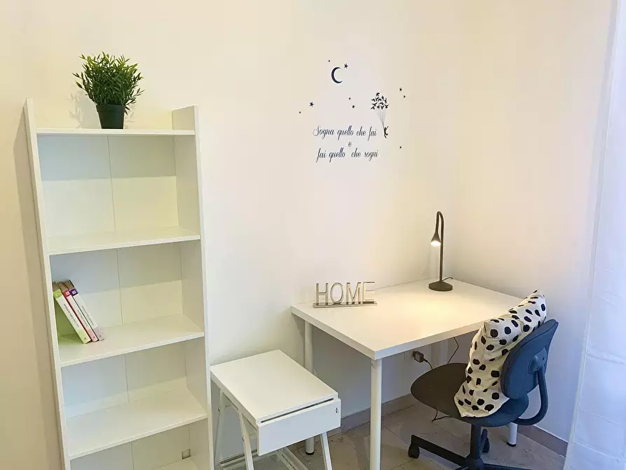 Immagine 8 di Camera in affitto  in Viale Francesco Redi a Firenze