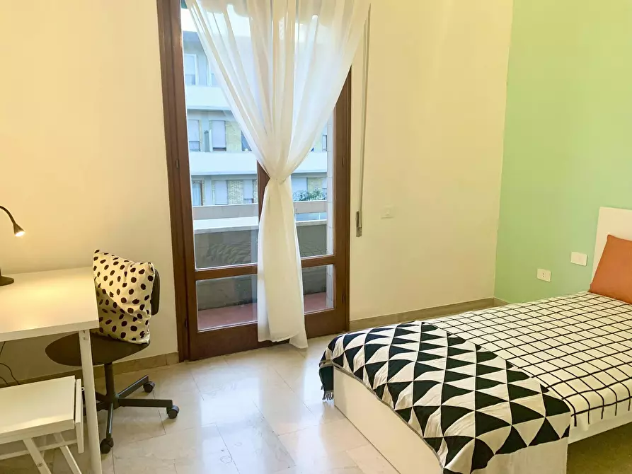 Immagine 7 di Camera in affitto  in Viale Francesco Redi a Firenze