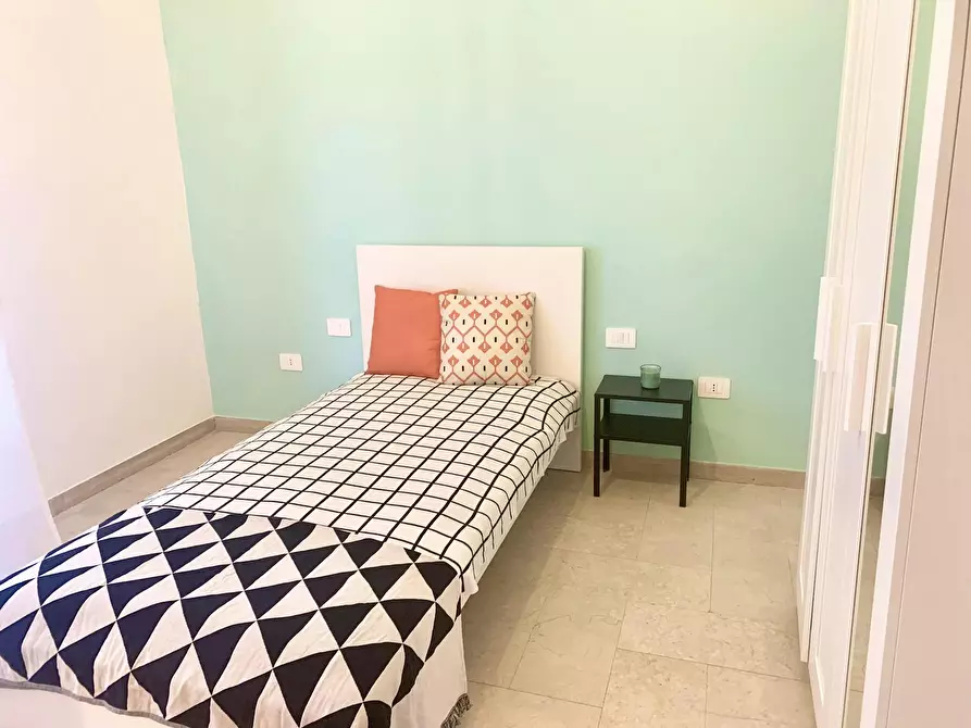 Immagine 6 di Camera in affitto  in Viale Francesco Redi a Firenze