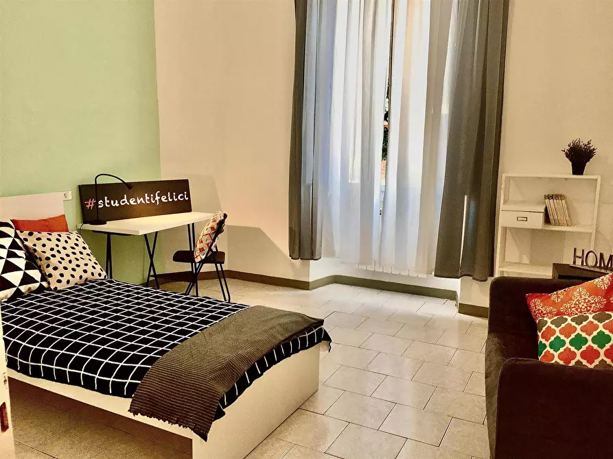 Immagine 1 di Camera in affitto  in Via del Ponte Rosso a Firenze