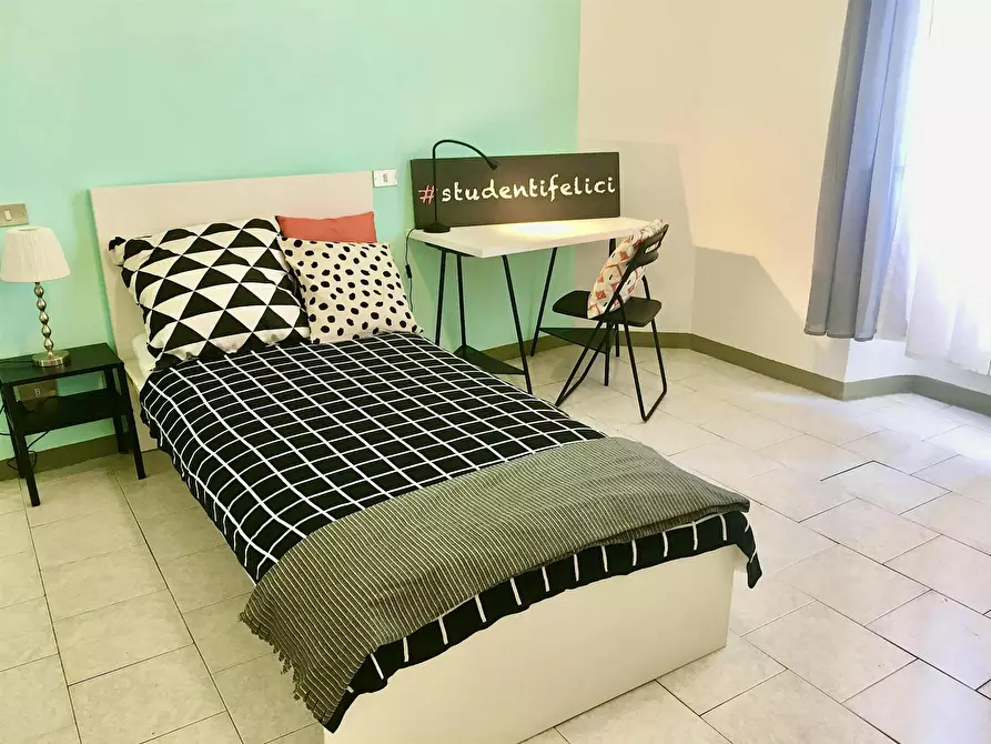 Immagine 4 di Camera in affitto  in Via del Ponte Rosso a Firenze