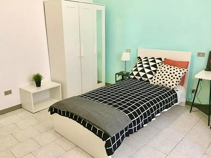 Immagine 5 di Camera in affitto  in Via del Ponte Rosso a Firenze