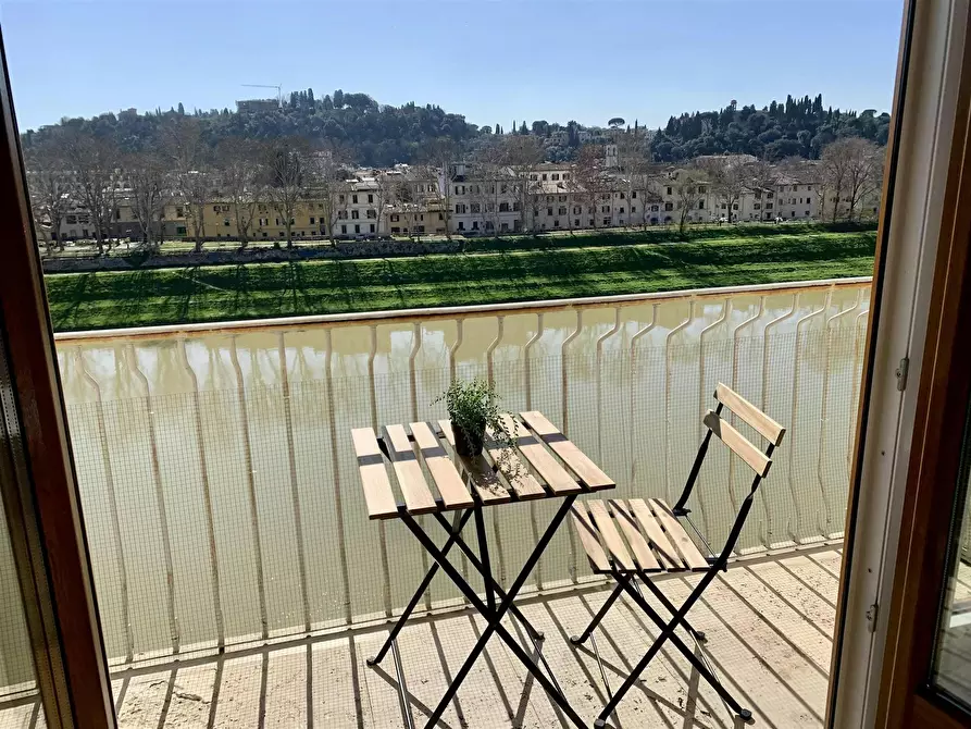 Immagine 1 di Camera in affitto  in Lungarno Amerigo Vespucci a Firenze
