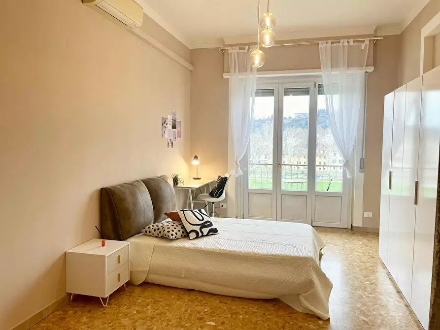 Immagine 4 di Camera in affitto  in Lungarno Amerigo Vespucci a Firenze