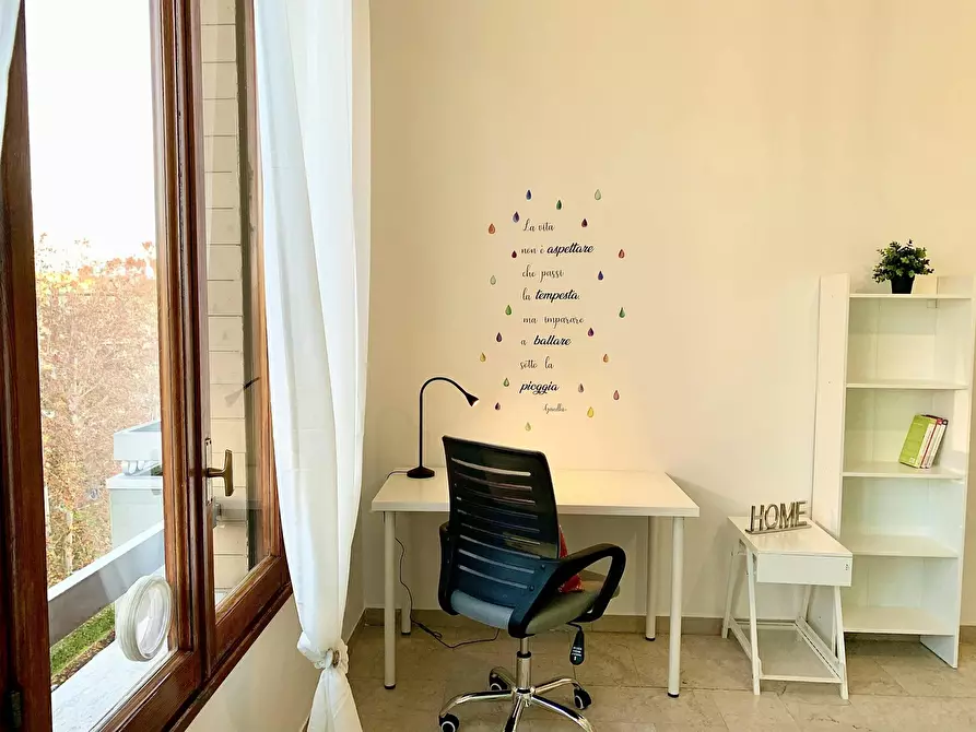 Immagine 10 di Camera in affitto  in Viale Francesco Redi a Firenze