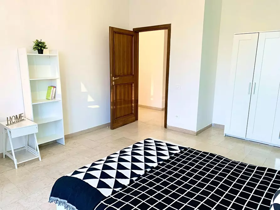 Immagine 2 di Camera in affitto  in Viale Francesco Redi a Firenze