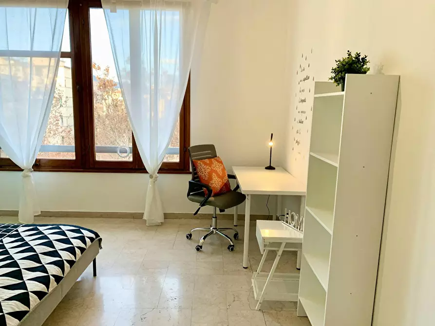 Immagine 8 di Camera in affitto  in Viale Francesco Redi a Firenze