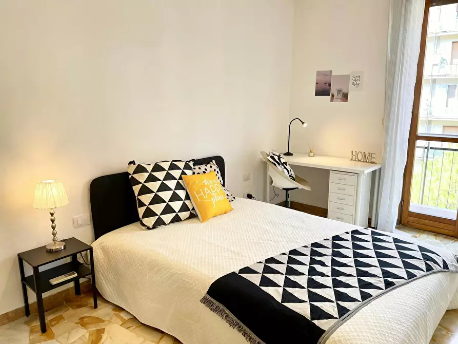 Immagine 9 di Camera in affitto  in Via Caduti di Cefalonia a Firenze