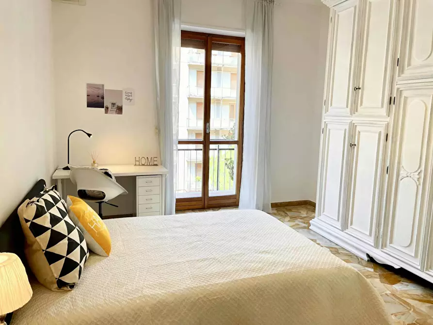 Immagine 1 di Camera in affitto  in Via Caduti di Cefalonia a Firenze