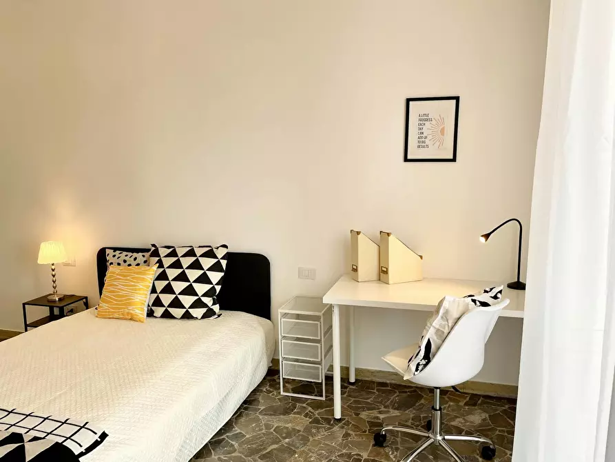 Immagine 1 di Camera in affitto  in Via Quintino Sella a Firenze