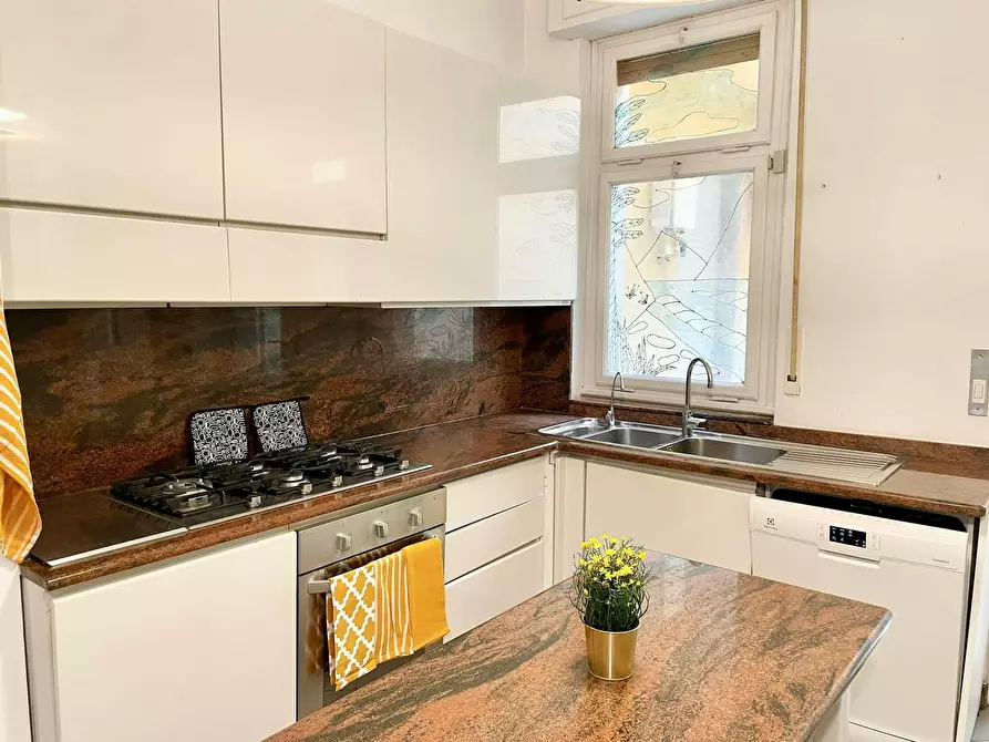 Immagine 8 di Camera in affitto  in Via Gustavo Modena a Firenze