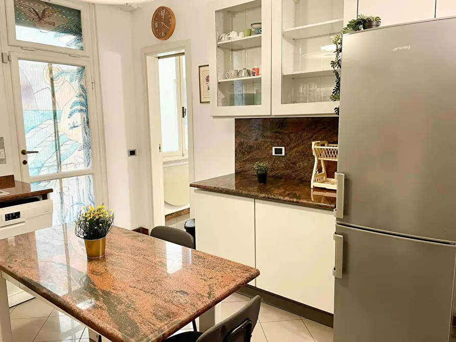 Immagine 10 di Camera in affitto  in Via Gustavo Modena a Firenze